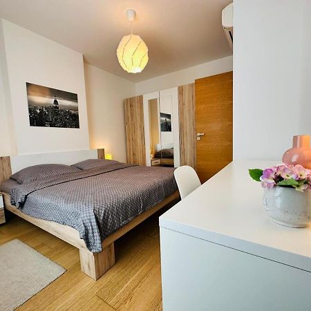 Apartments05 In New Building With Free Parking Panorama City - Amazing View Close To Old Town Братислава Екстериор снимка